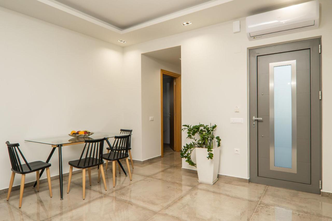Jarko Luxury Houses Argoulidhes Exterior photo