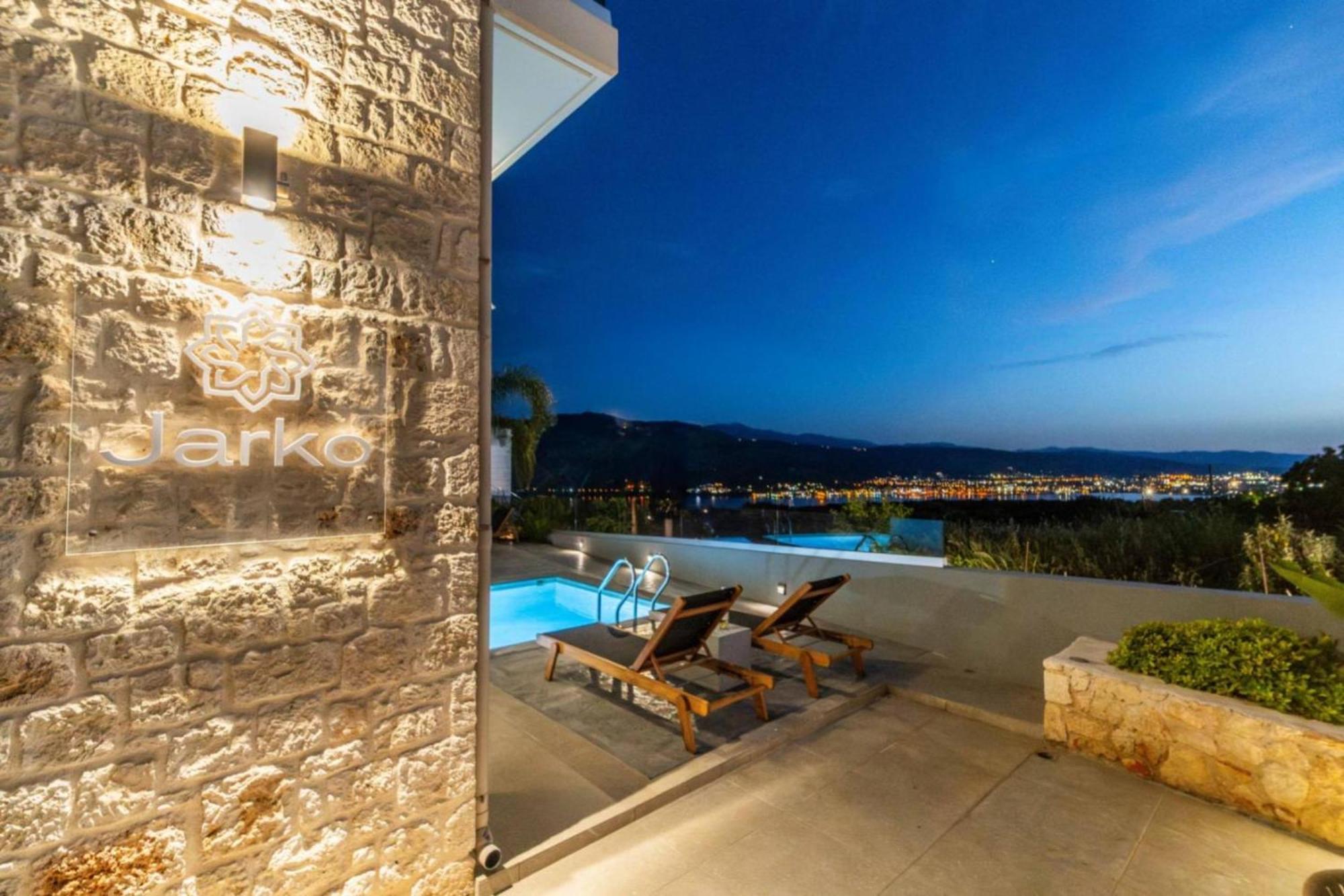 Jarko Luxury Houses Argoulidhes Exterior photo